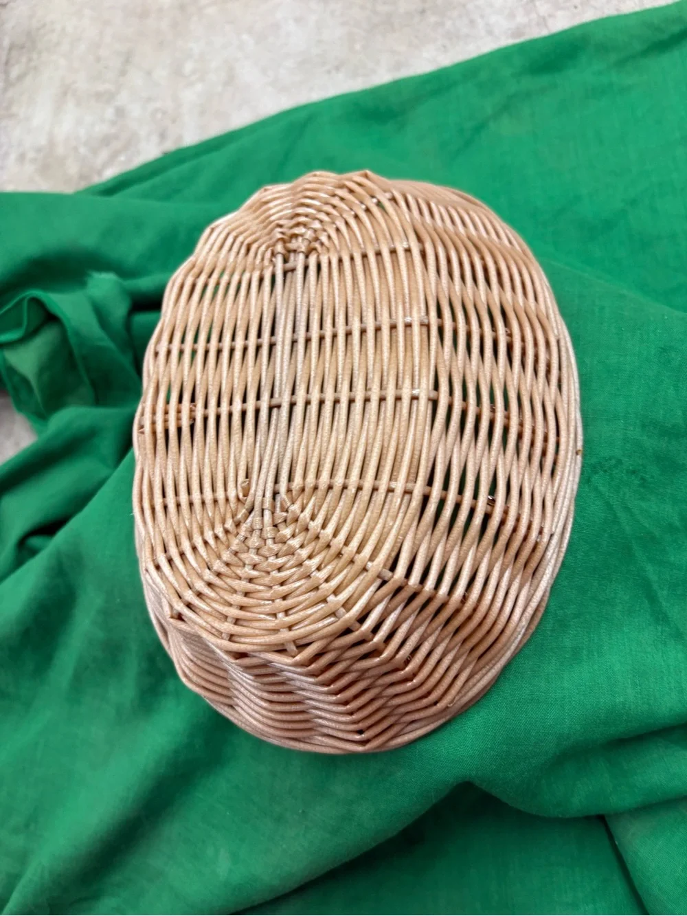 N/A oval wicker